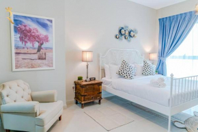 Victorian Charm 1BR Stylish Haven Al Reem